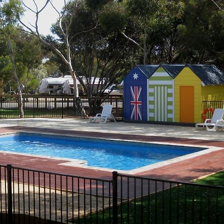Отель Big4 Port Willunga Tourist Park Олдинга Экстерьер фото